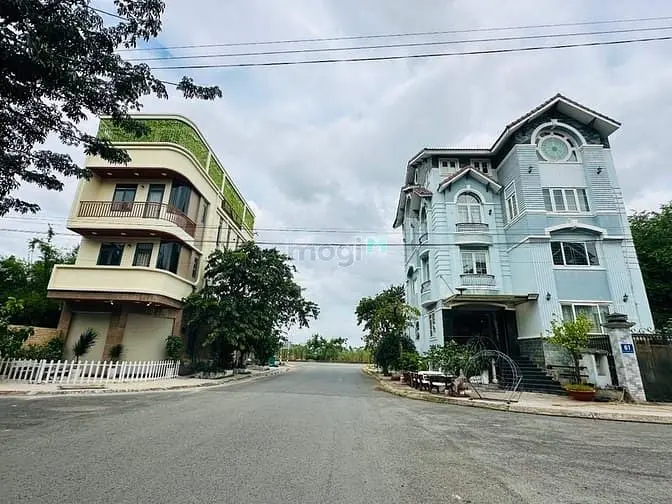 Giá Rẻ! Nền Biệt Thự Ngang 10M Khu 1 Thạnh Mỹ Lợi Dt 175M2- Giá 23 Tỷ