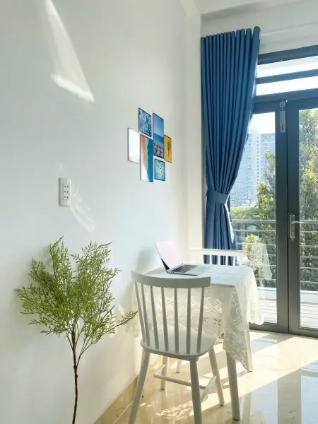 Chdv Dạng Studio Có Ban Công. Gần Đảo Kim Cương.