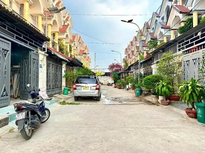 Nhà Kế Bên Chợ Cầu Đồng Đường Tl 19, Dt:4X13.5M, Trệt, 2 Lầu, 3Pn, 4Vs