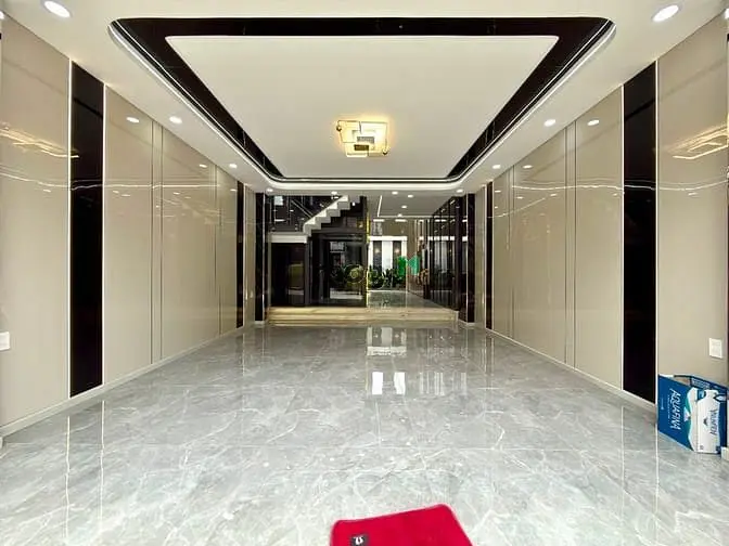 Nhà Có Thang Máy Dt:5X16M, Lửng, 3 Lầu, 4Pn, Sát Bên Công Viên