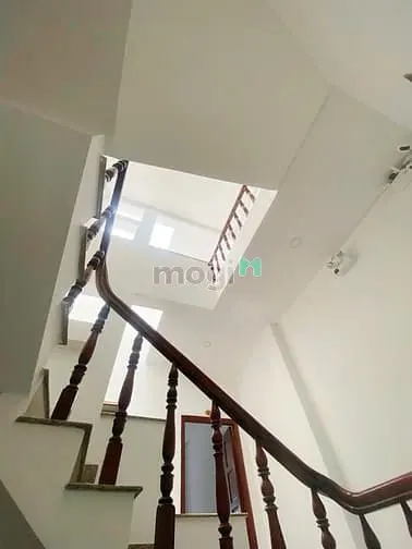 Phòng Rộng 35M2, Full Nội Thất, Bancon, Khu Thành Thái Q10, Giá 5Tr8