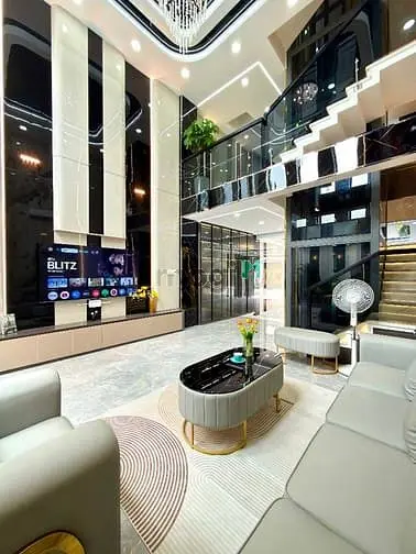 Nhà Có Thang Máy Dt:5X16M, Lửng, 3 Lầu, 4Pn, Sát Bên Công Viên