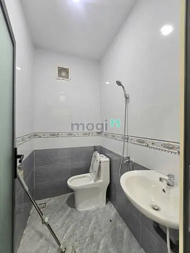 Giảm 400Tr- Bán Nhanh Hẻm Nguyễn Hồng Đào- Dt 3X10- Đúc 1 Lầu Mới