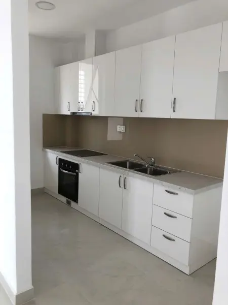 Giá 10Tr5, C/C Bàu Cát, Hồng Lạc, Tb: 2P Ngủ, Ntcb, 75M2, Căn Góc.