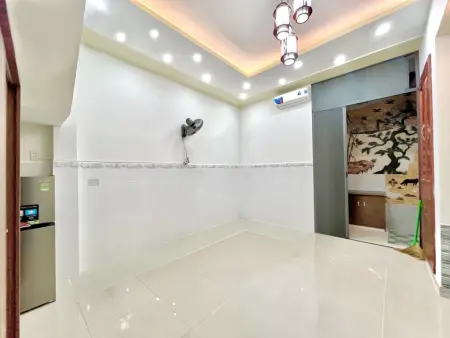 Giảm 500K Tháng Đầu. Phòng Tách Bếp - Rộng Rãi, Thoáng Mát, Lê Văn Thọ Ngay Cv Làng Hoa.