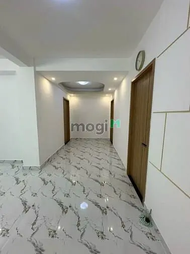 ​Căn Góc 2 Mặt Thoáng, Đang Sửa Mới 100%, Ngay Trung Tâm Bình Thạnh.