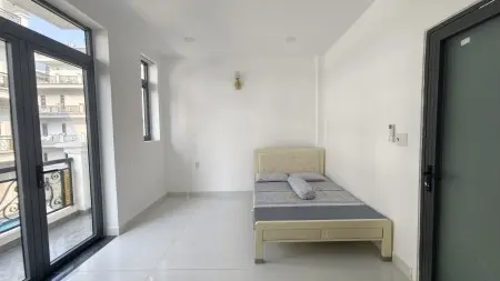 Phòng Mới 100% — Ban Công Tân Cổ Điển — 3,5–4,3 Triệu — Thới An 22