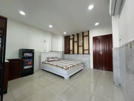 Căn 1 Phòng Ngủ Thiết Kế Tách Bếp Có Cửa Sổ Đón Nắng Tự Nhiên Tại An Khánh, Quận 2