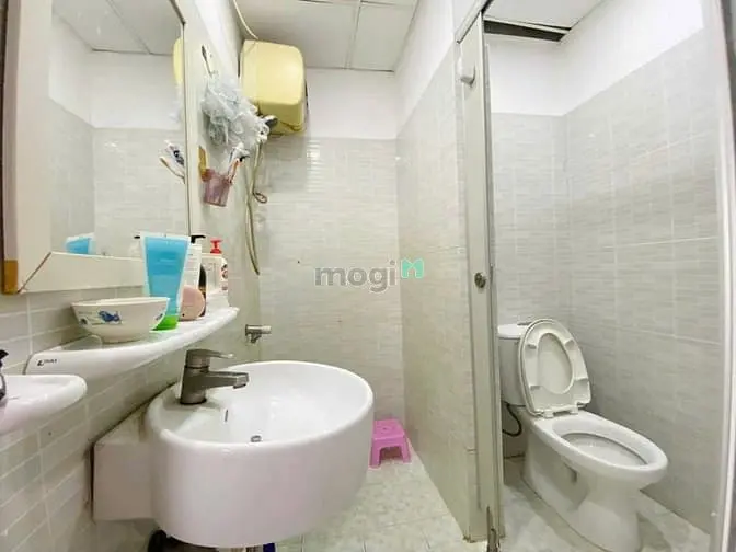 Chung Cư 312 Lạc Long Quân, Q11: 120M2, Full Nt, 3P Ngủ Rộng, 13,5Tr