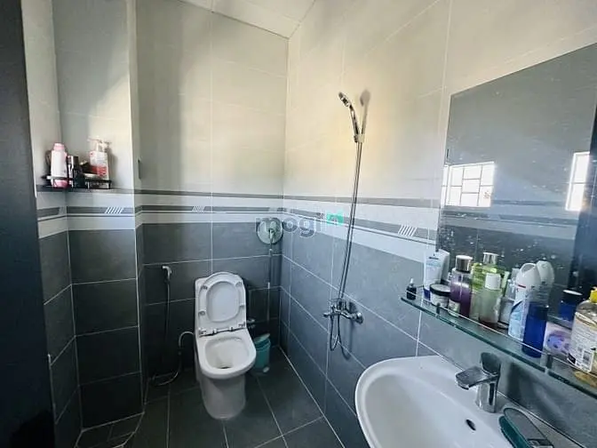 Bán Nhà Mặt Tiền 3 Tầng - Kinh Doanh - Tân Phú Q9. Giá Chỉ 8 Tỷ