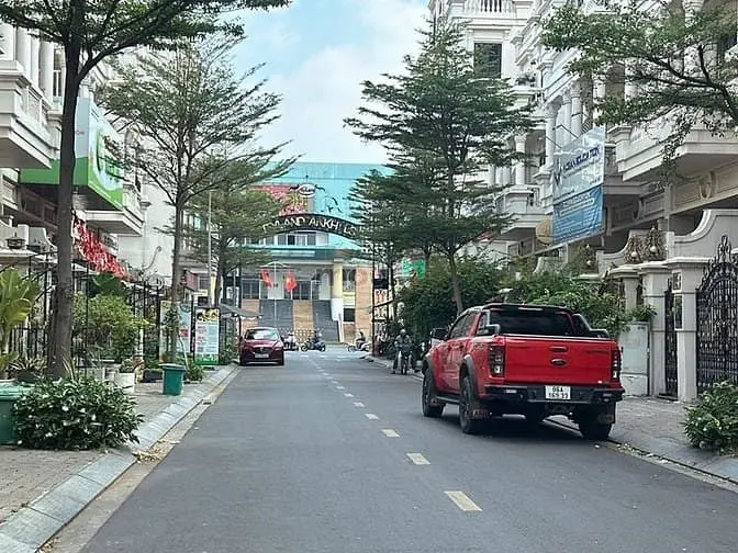 Bán Nhà Cityland View Góc Ngang 5.2M Hầm 100M2 5Lầu Phan Văn Trị 27 Tỷ