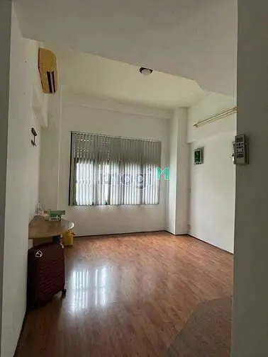 Nhà Đường 10M - Hẻm 766 Lạc Long Quân - Lý Thường Kiệt - Tân Bình