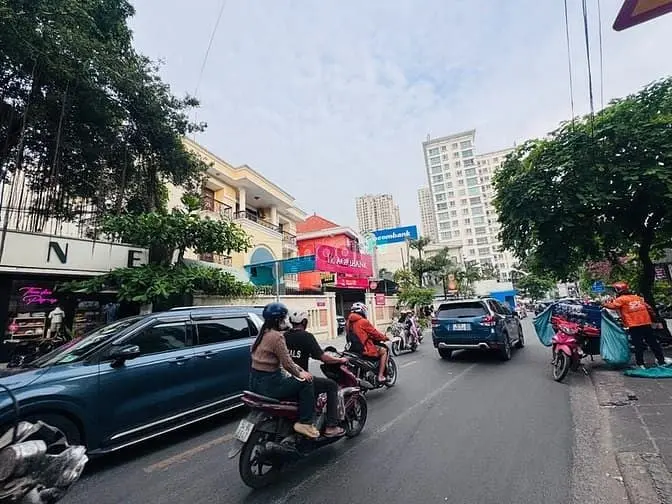 Cho Thuê Mb 500M2 Tại Thảo Điền - Mt 10M, Trống Suốt, Phù Hợp F&B