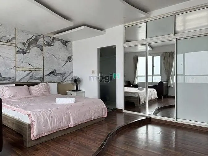 Cho Thuê Căn Hộ Penhouse Phúc Thịnh - 341 Cao Đạt Q.5 - 300M2 4Pn 4Wc