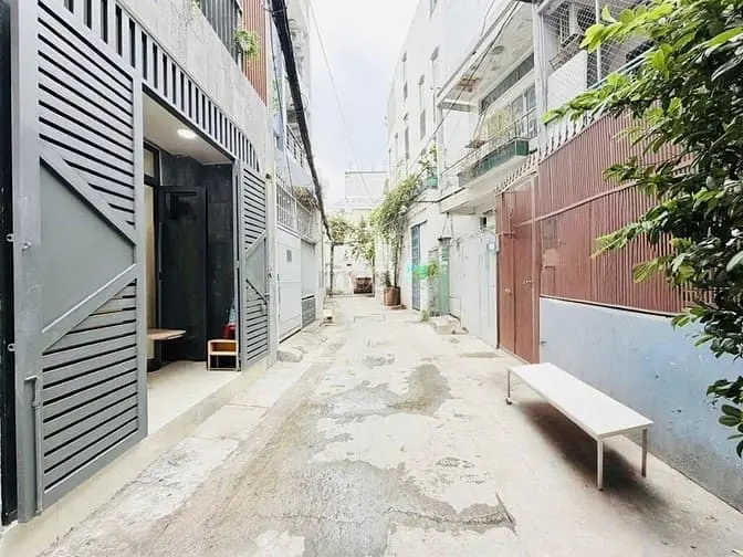 Nhà 2 Tầng Nở Hậu Phú Nhuận - Sát Chợ Cây Quéo - 5.7 Tỷ