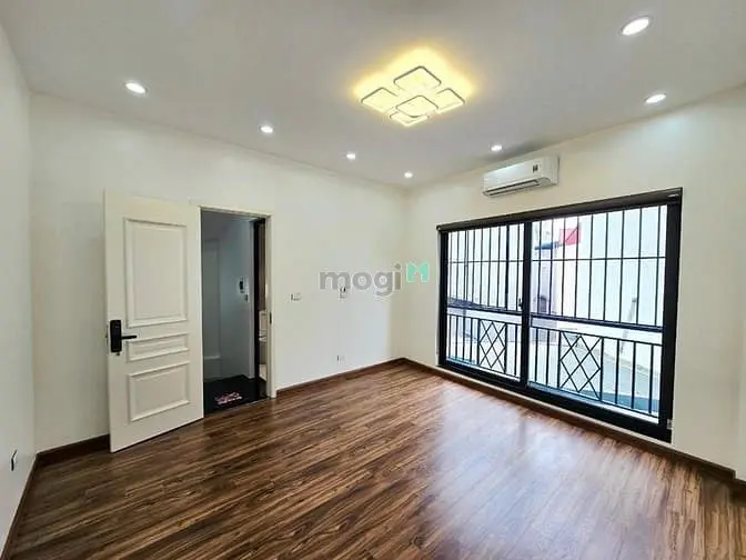 Nhà Đẹp Long Lanh Ngõ 67 Văn Cao, Giá 7.75 Tỷ, 30M2X5T, Ảnh Thật