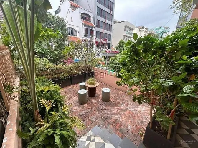 Cho Thuê Nhà Nguyên Căn Mặt Tiền Đặng Tất , Phường Tân Định , Quận 1.