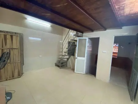 Cho Thuê Nhà Nguyên Căn Tại Thái Hà _ Chùa Bộc Chỉ 5 Triệu/ Tháng, Điện Nước Giá Dân