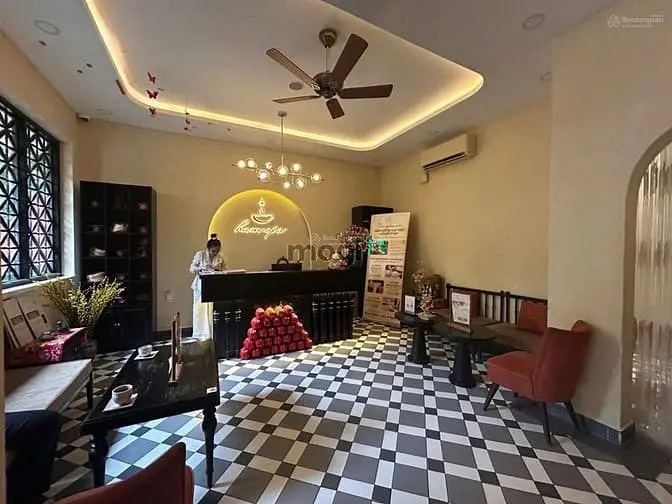 Cho Thuê Nhà Nguyên Căn Mặt Tiền Đặng Tất , Phường Tân Định , Quận 1.