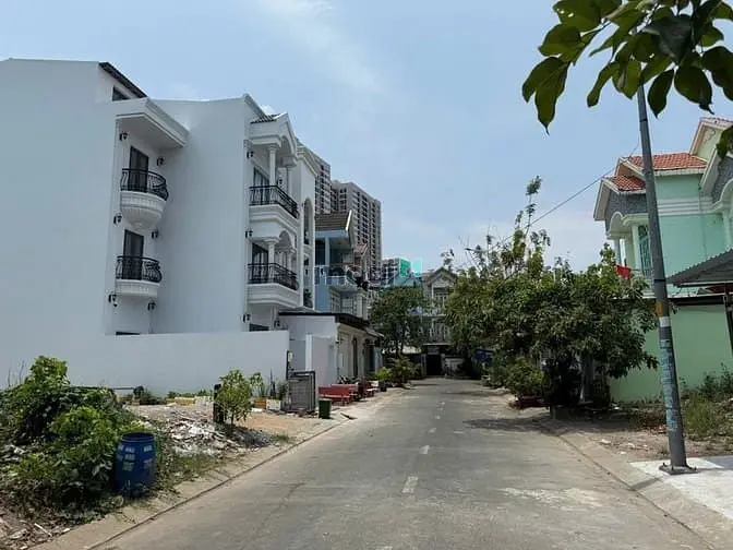 Bán Nhà Cấp 4 Mặt Tiền Đường 3C P Long Bình. Tp Thủ Đức