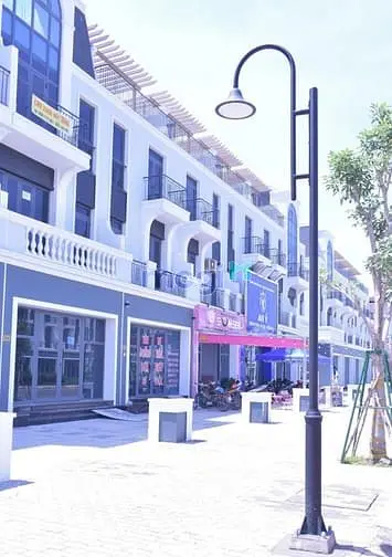 Bán Mặt Tiền Kinh Doanh Cặp Bên Ngân Hàng, Khu Đô Thị Đông Đúc