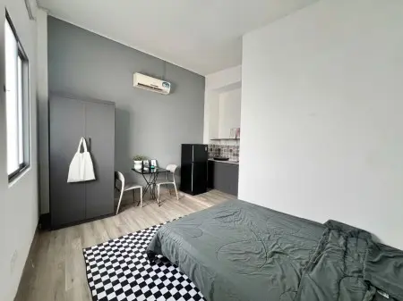 Trống Sẫn Studio Full Nội Thất ,Cửa Sổ Trời Ngay Sân Bay