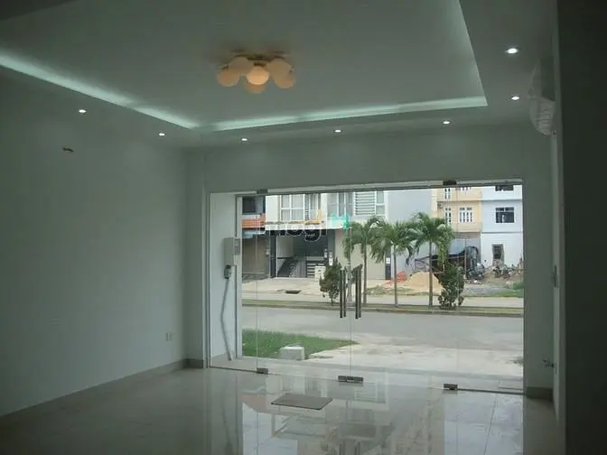 Cho Thuê Nhà Nguyên Căn 5X20Mm2. 1 Trệt, 3 Lầu, Đường Nguyễn Quý Đức