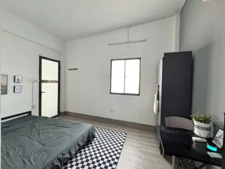 Trống Sẫn Studio Full Nội Thất ,Cửa Sổ Trời Ngay Sân Bay