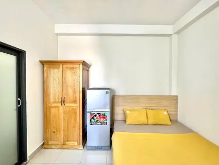 Phòng Cửa Sổ Có Thang Máy Gần Công Viên Làng Hoa - Iuh 2