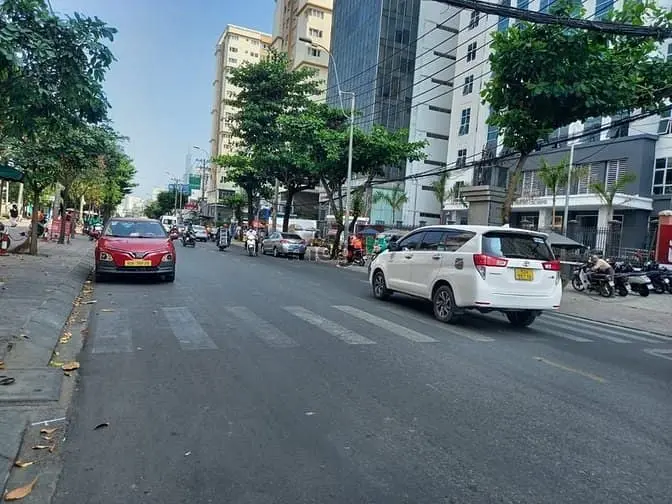 Cho Thuê Nhà 1 Trệt 1 Lầu Mặt Tiền Sầm Uất Nguyễn Xí (Gần Vincom)