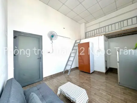 Cần Cho Thuê Phòng Ban Công Gần Đh Nguyễn Tất Thành