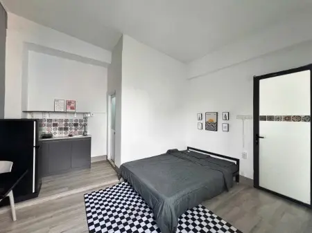 Trống Sẫn Studio Full Nội Thất ,Cửa Sổ Trời Ngay Sân Bay
