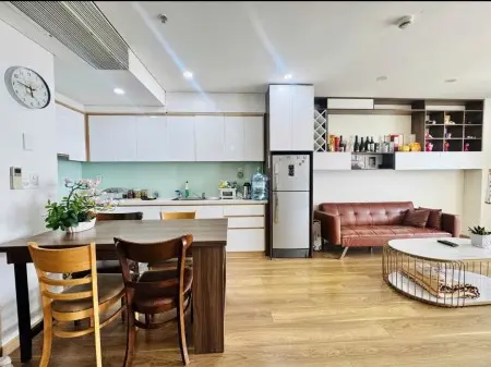 Giá 14Tr/Th, C/C Phúc Yên, Phan Huy Ích, P15, Tb, 130M2, 3Pn, 3Wc.