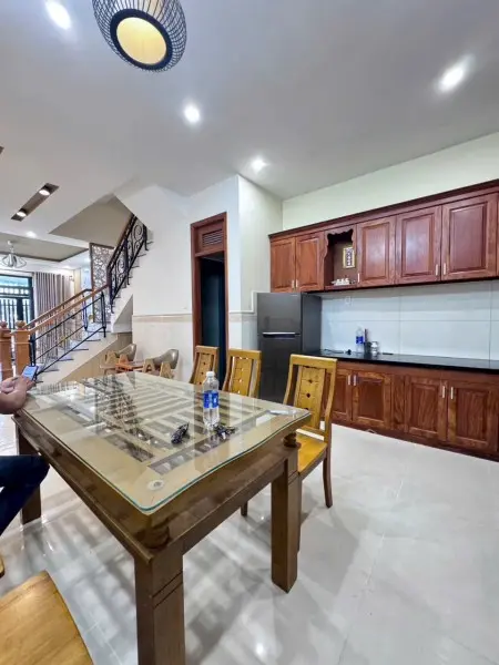 Nhà Full Nội Thất, 4Pn + 4 Máy Lạnh, 5Wc, Bếp Gỗ Gõ Đỏ