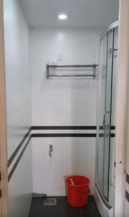 Cho Thuê Căn 85M2, Có 3P Ngủ, 2Wc, Nội Thất - C/C Miếu Nổi Giá 13Tr5/Th