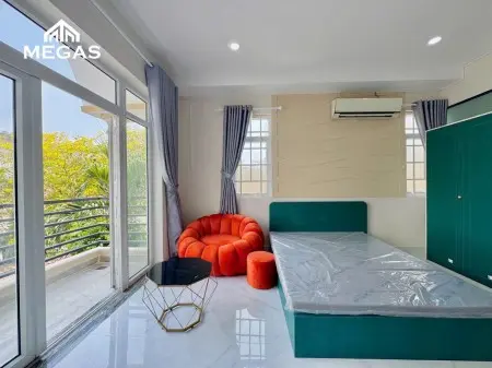 Cho Thuê Căn Hộ Đầy Đủ Tiện Nghi - Full Nội Thất Ban Công Ngay Quang Trung - Phan Văn Trị