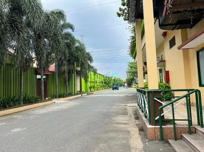 Cho Thuê Kho 260M2 Riêng Biệt, Mặt Tiền, Sân Rộng, Xe Tải Cont Đậu Tốt