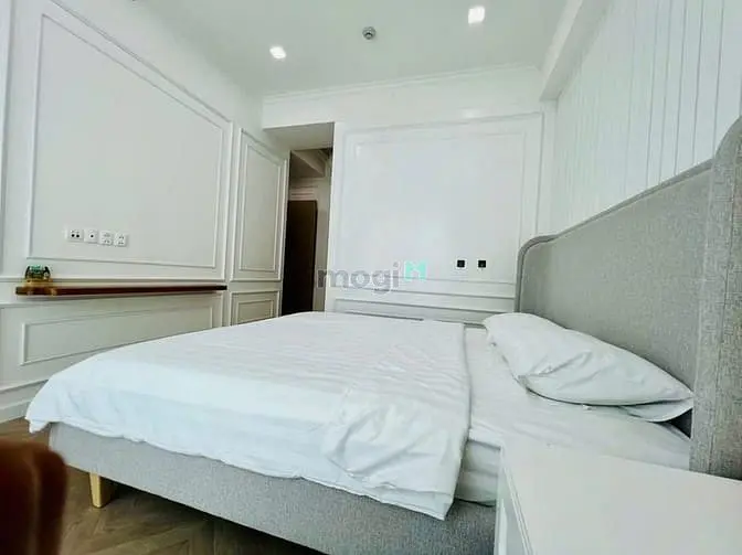 Cho Thuê Căn Góc Sky 2, View Hồ Bơi, Full Nội Thất, Giá Siêu Rẻ,