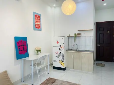 Studio Trần Hưng Đạo 50M Ra Cầu Nguyễn Văn Cừ -Cửa Sổ To Thoáng -Nội Thất Đầy Đủ Như Hình - 2 Xe