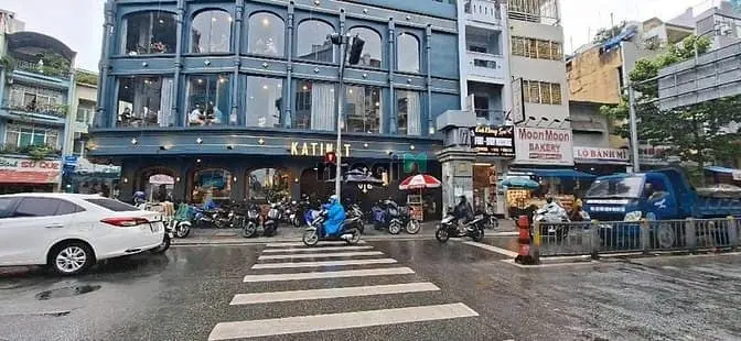 Chủ Đi Định Cư Cần B Ánnhà Mặt Phố Nguyễn Phi Khanh - Trần Quang Khải