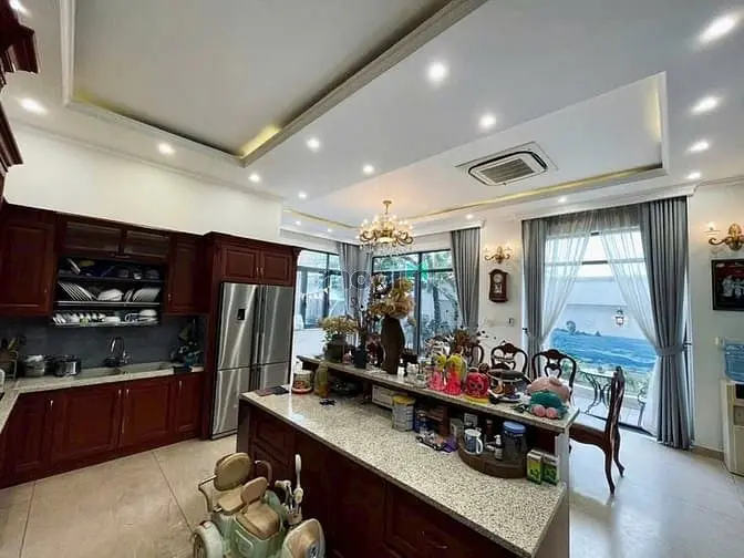 Bán Gấp Nhà Biệt Thự Đặng Thùy Trâm Ngang 10M 200M2 4 Tầng Đẹp View