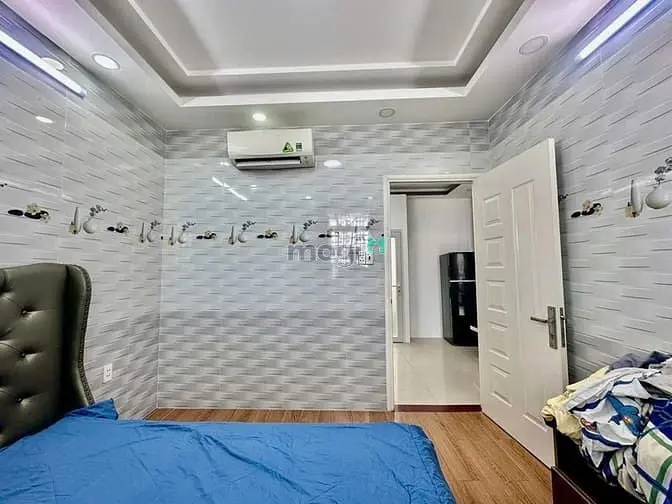 Căn Hộ Ban Công Gác Mái Siêu Xịn Trên Thích Quảng Đức Ngay Uef