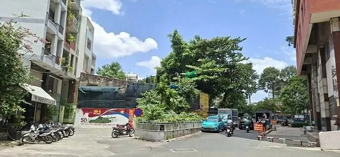 Lê Văn Sỹ - Coopmart Bờ Kè Hoàng Sa Q3 4,2 X 12M 6 Tầng Sân Thượng Bt