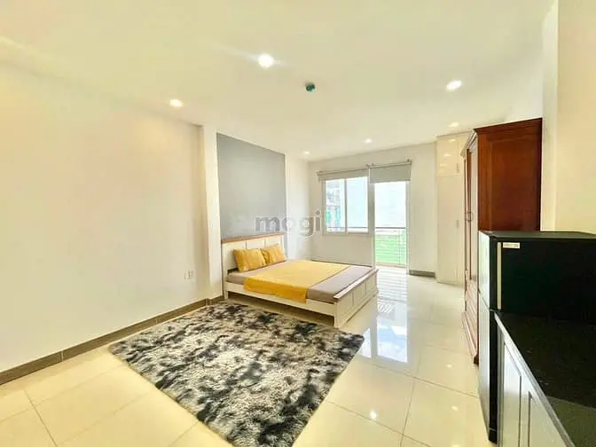 Căn Hộ Đẹp Ban Công Thoáng Gần Đại Học Ueh Q10