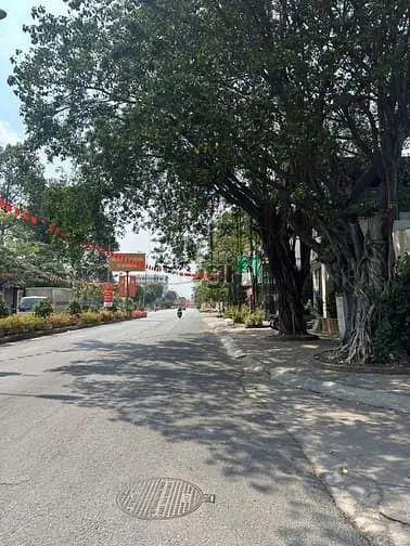 Nhà 3 Tầng Tthc Dĩ An.nằm Ngay Công An Phường Dĩ An.vị Trí Cực Vip