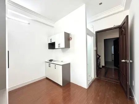 Cho Thuê Phòng Trọ Tách Bếp Có Ban Công Siêu Rộng Ngay Trung Tâm- Lý Thái Tổ- Quận 3