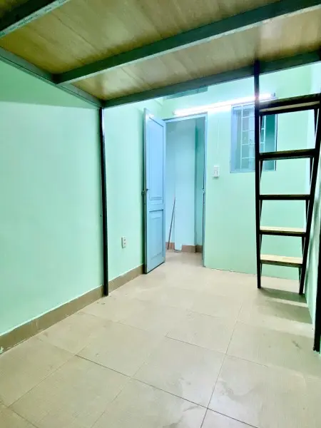 Phòng Gác Sạch Sẽ, Có Cửa Sổ, Ngay Công Viên Gia Định 800M