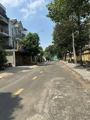 Nhà 3 Tầng Tthc Dĩ An.nằm Ngay Công An Phường Dĩ An.vị Trí Cực Vip