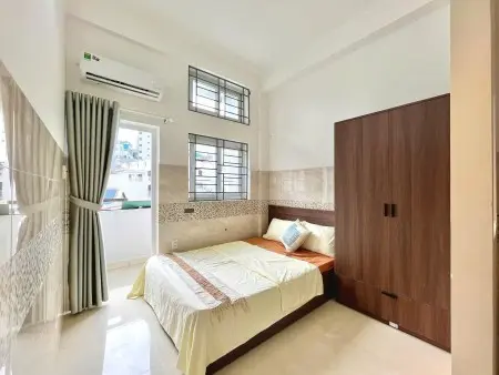 Trống Lại Phòng Trọ Tách Bếp Có Ban Công Siêu Thoáng Ngay Hàng Xanh- Quốc Lộ 13, Bình Thạnh