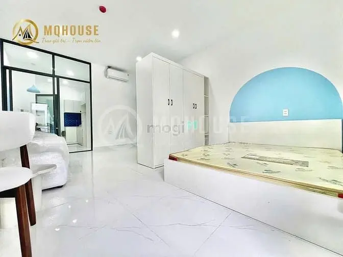 Căn Hộ Full Nội Thất Có Ban Công Gần Ngã Tư Hàng Xanh - Lanmark 81